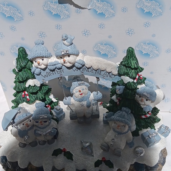 Snow Buddies Musical Winter Wonderland - Picture 2 of 7